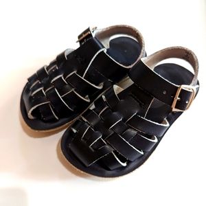 Saltwater sandals size 5